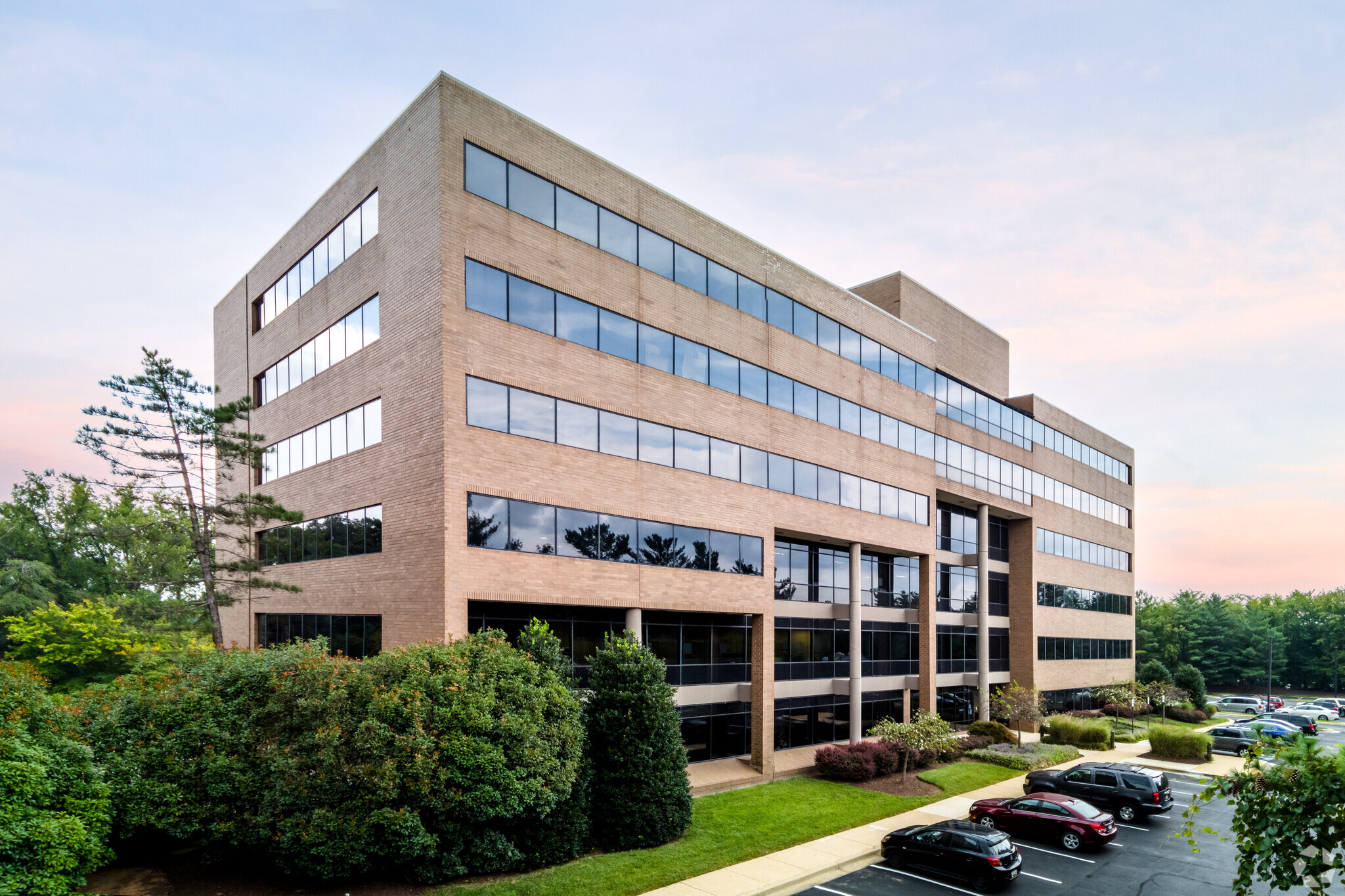 7833 Walker Dr, Greenbelt, MD à louer Photo principale– Image 1 sur 2