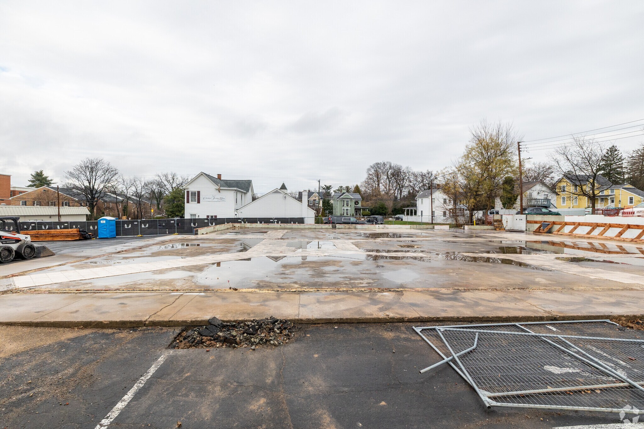 206 E Market St, Leesburg, VA à vendre Photo principale– Image 1 sur 3