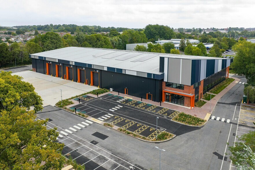 Waterberry Dr, Waterlooville à louer - Photo de l’immeuble – Image 1 sur 9