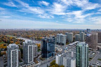5775 Yonge St, Toronto, ON - VUE AÉRIENNE  vue de carte