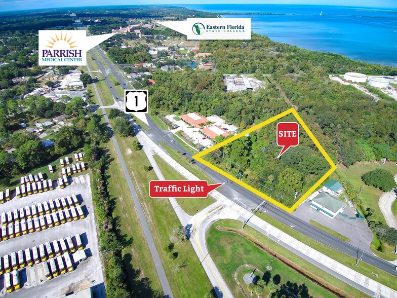 561 N Washington Ave, Titusville, FL à vendre - Photo de l’immeuble – Image 1 sur 22