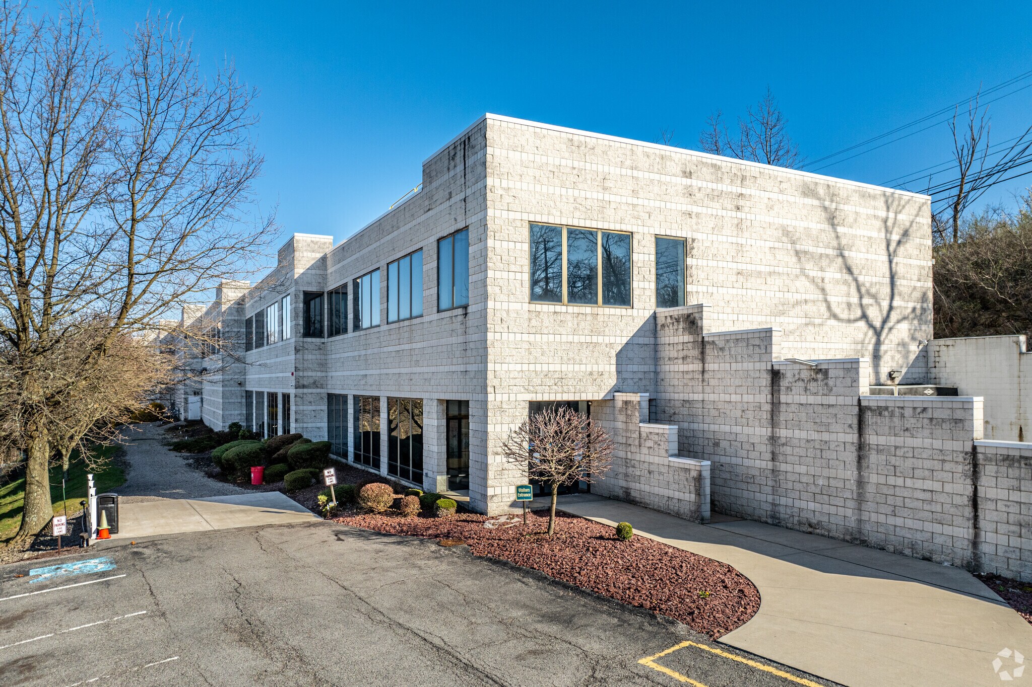 600 Boyce Rd, Pittsburgh, PA à louer Photo principale– Image 1 sur 7
