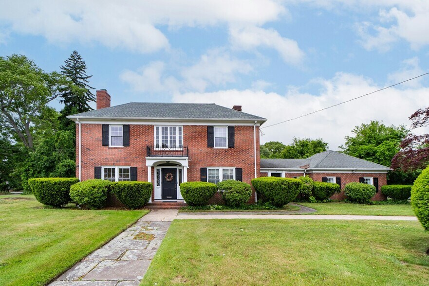 873 Warwick Ave, Warwick, RI à vendre - Photo de l’immeuble – Image 2 sur 2