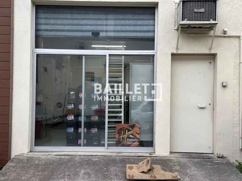 Industriel/Logistique dans Mougins à louer - Photo principale – Image 2 sur 15