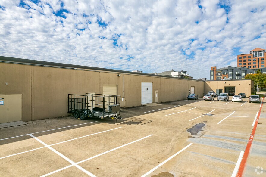 1850 N Greenville Ave, Richardson, TX à louer - Photo de l’immeuble – Image 2 sur 5