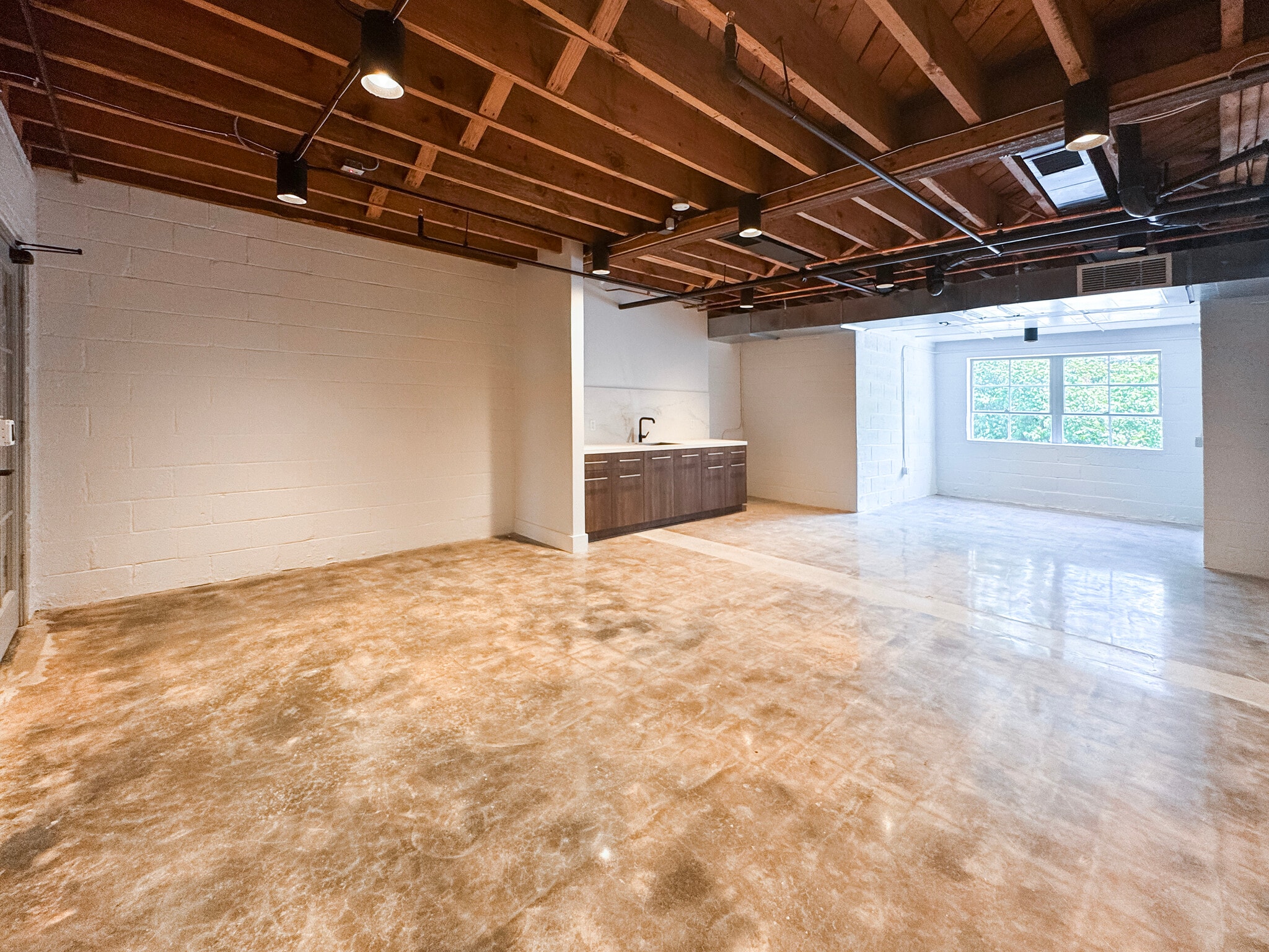 1881 Howell Mill Rd NW, Atlanta, GA à louer Photo intérieure– Image 1 sur 3