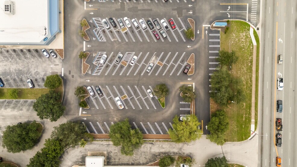 5720 N Hiawassee Rd, Orlando, FL à vendre - Photo de l’immeuble – Image 1 sur 5