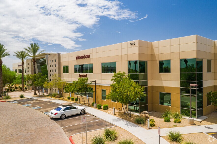 500 N Juniper Dr, Chandler, AZ à louer - Photo de l’immeuble – Image 1 sur 10