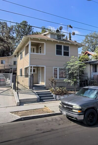 645-649 N Cummings St, Los Angeles, CA à vendre - Photo de l’immeuble – Image 2 sur 19