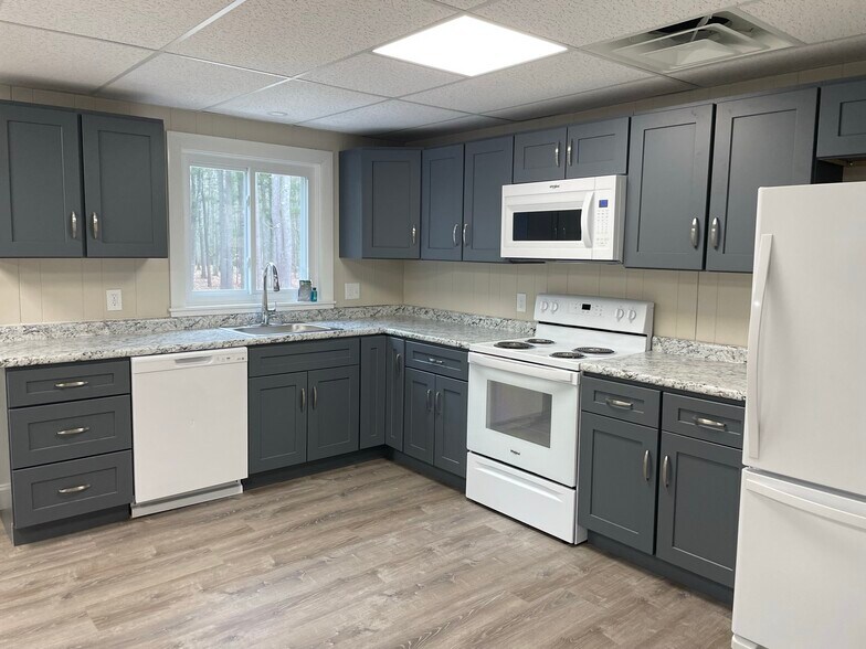 43 Harrys Dr, Brunswick, ME à louer - Photo de l’immeuble – Image 3 sur 15