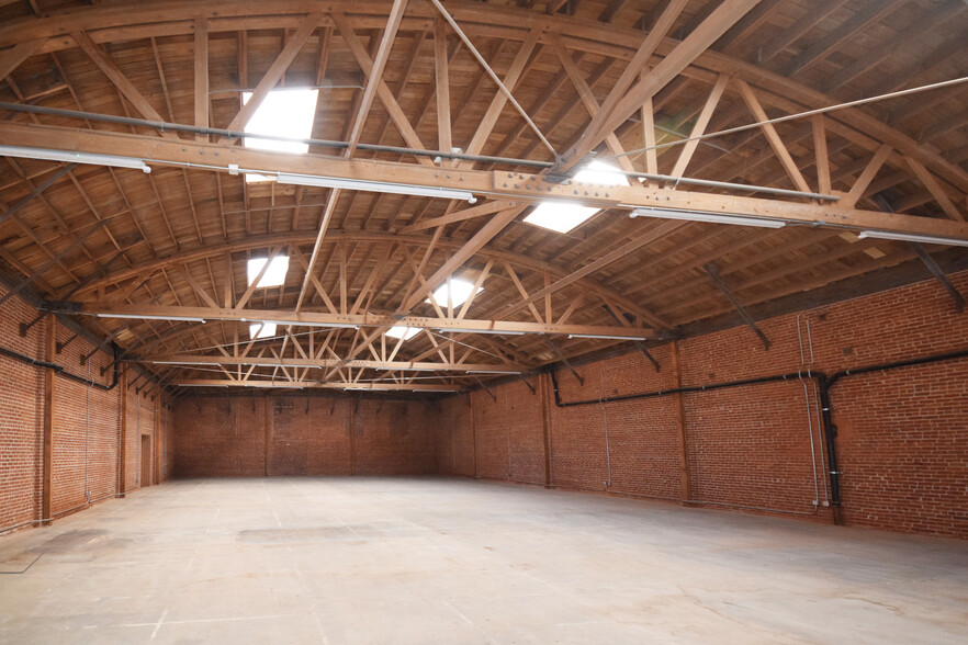 428-436 Colyton St, Los Angeles, CA à louer - Photo de l’immeuble – Image 3 sur 19