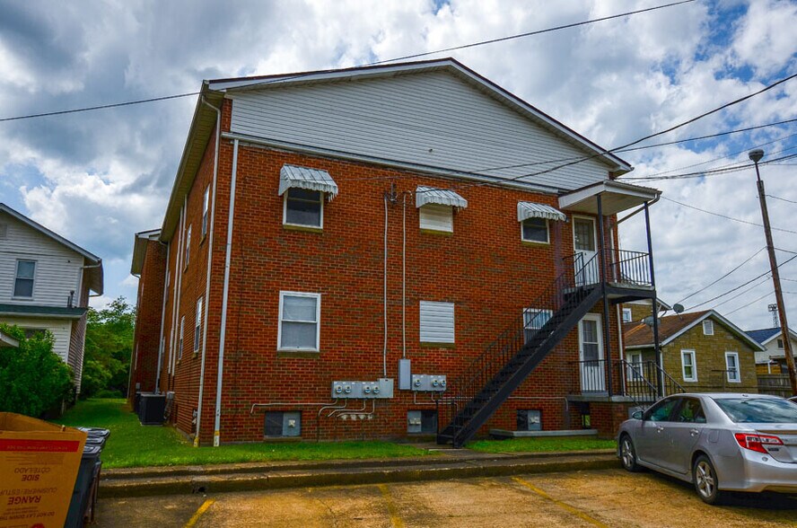 211 4th Ave, South Charleston, WV à vendre - Photo de l’immeuble – Image 2 sur 11