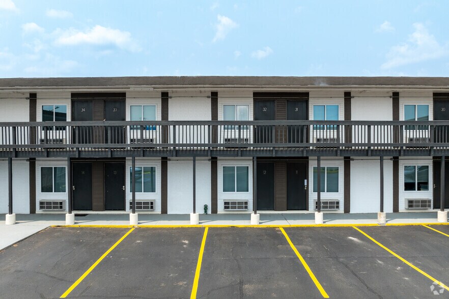 1305 Washington Ave, Bay City, MI à vendre - Photo de l’immeuble – Image 3 sur 23