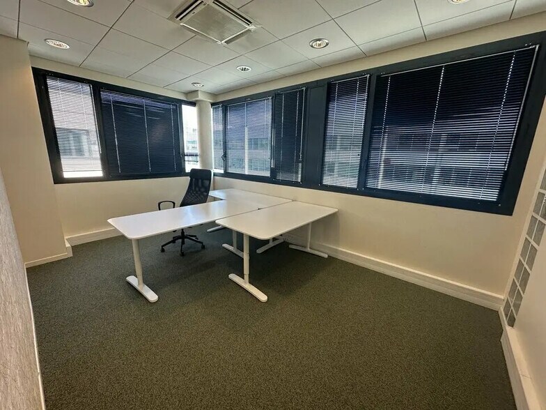 Bureau dans Reims à vendre - Photo de l’immeuble – Image 2 sur 10