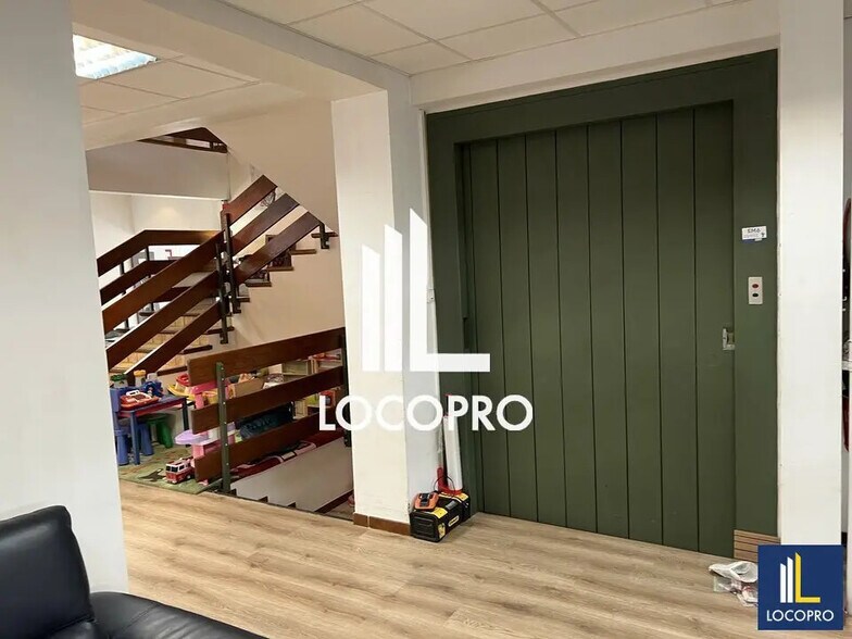 Local commercial dans Aubagne à louer - Photo de l’immeuble – Image 2 sur 5