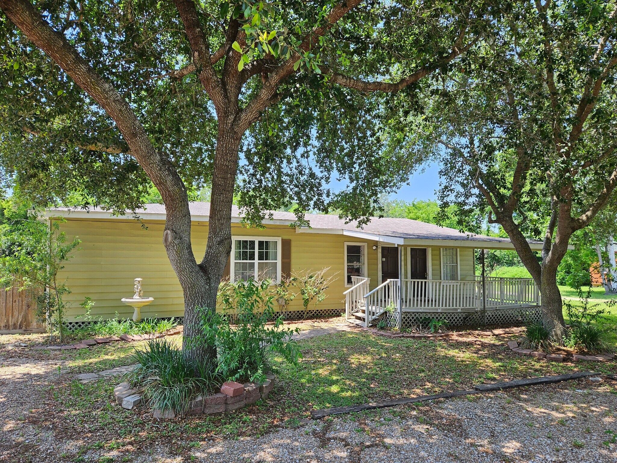 245 Gonyo Ln, Richmond, TX à louer Photo de l’immeuble– Image 1 sur 17