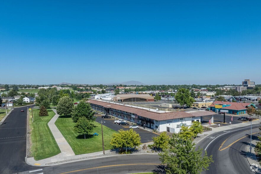 615 Jadwin Ave, Richland, WA à louer - Aérien – Image 3 sur 23