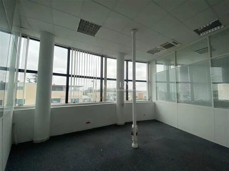 Bureau dans Champigny-sur-Marne à louer - Photo de l’immeuble – Image 3 sur 12