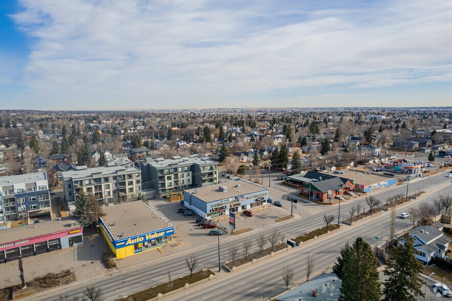602 16th Ave NW, Calgary, AB à louer - Aérien – Image 3 sur 7