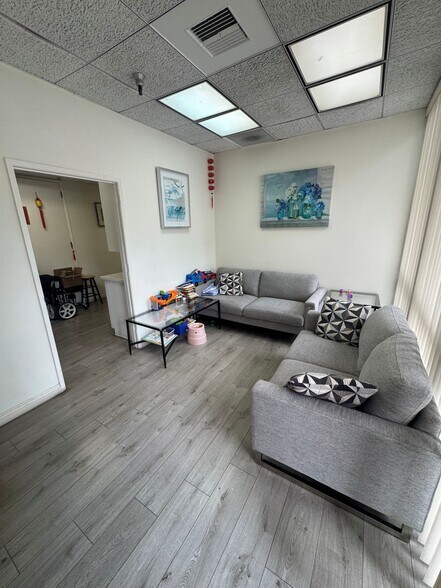 950 W Central Ave, Brea, CA à vendre - Photo de l’immeuble – Image 2 sur 18