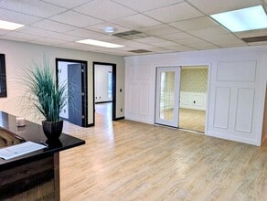 15-43 Falls Ave, Oakville, CT à louer Photo intérieure– Image 1 sur 4