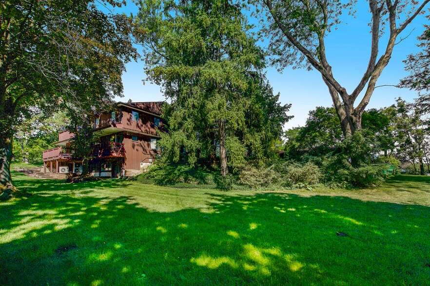 1241 S Maple Rd, Ann Arbor, MI à vendre - Photo de l’immeuble – Image 3 sur 6