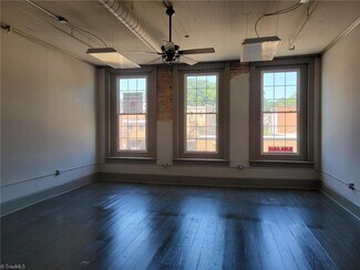Plus de détails pour 109 W Main St, Elkin, NC - Bureau à louer