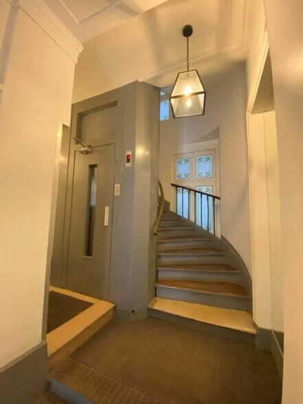 Bureau dans Paris à louer - Photo de l’immeuble – Image 3 sur 10