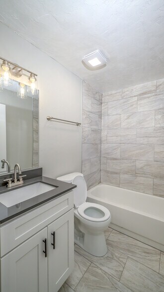 1533 S Bronough St, Tallahassee, FL à vendre - Photo de l’immeuble – Image 3 sur 16