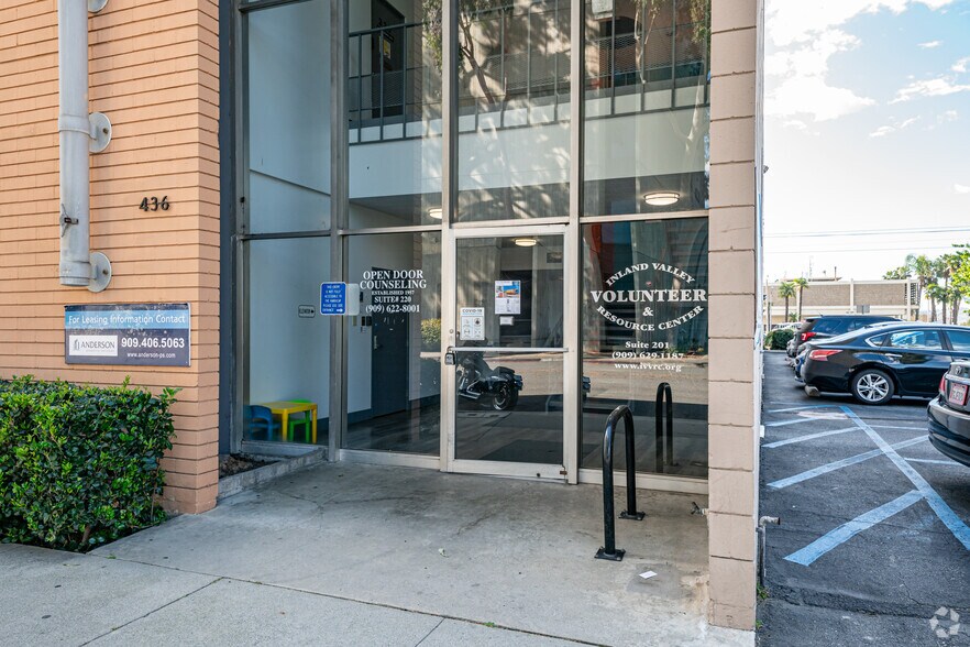 436 W 4th St, Pomona, CA à louer - Photo de l’immeuble – Image 3 sur 12