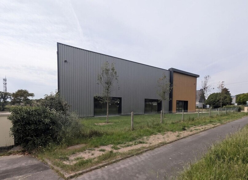 Local d’activités dans Saint-Avé à louer - Photo de l’immeuble – Image 2 sur 5