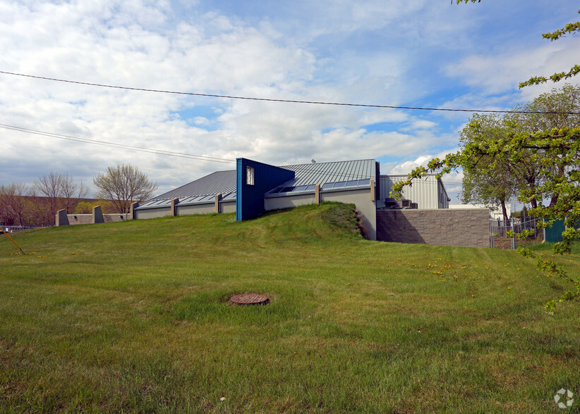 9304 39th Ave NW, Edmonton, AB à louer - Photo de l’immeuble – Image 2 sur 2