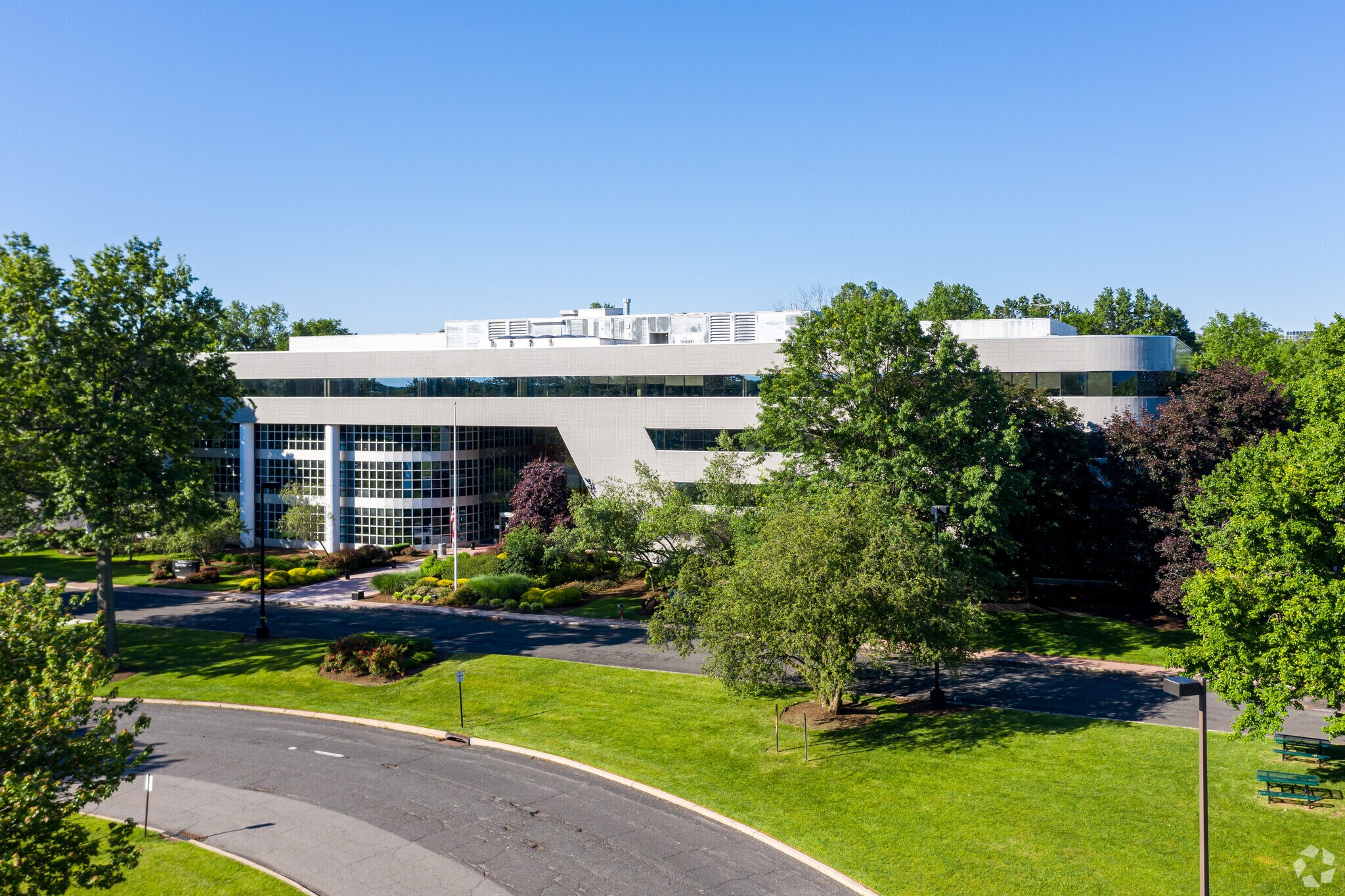 300 Atrium Dr, Somerset, NJ à louer Photo de l’immeuble– Image 1 sur 16