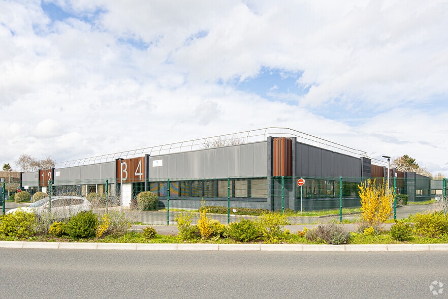 9 Avenue Du Québec, Villebon-sur-Yvette à louer - Photo de l’immeuble – Image 2 sur 14