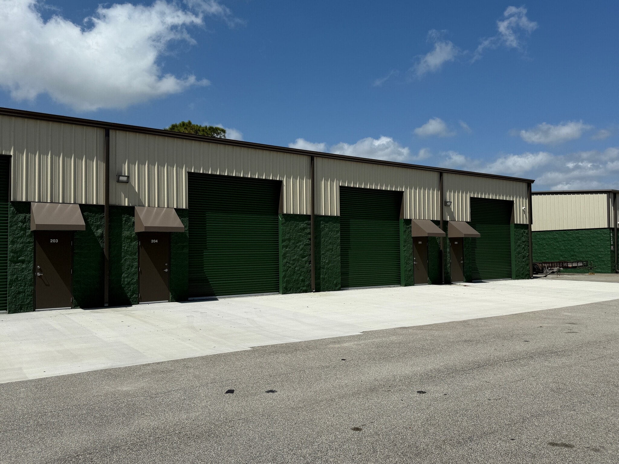 1620 State Ave, Holly Hill, FL à louer Photo de l’immeuble– Image 1 sur 1