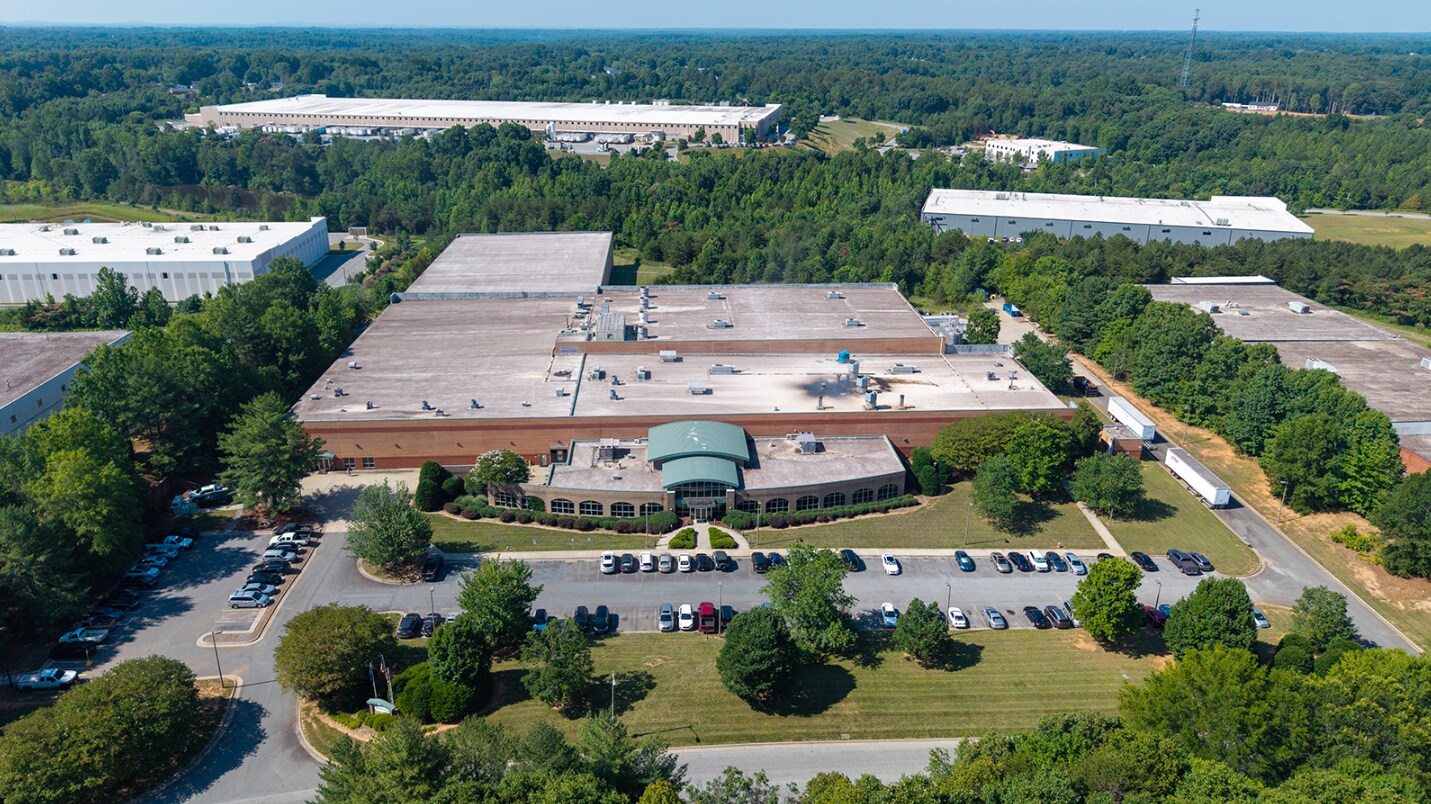 240 Business Park Dr, Winston-Salem, NC à vendre Photo de l’immeuble– Image 1 sur 3