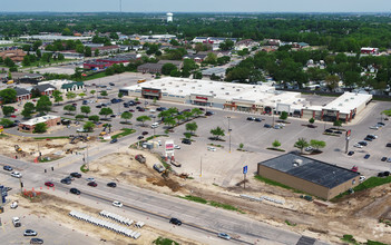 166-180 Collins Rd NE, Cedar Rapids, IA - VUE AÉRIENNE  vue de carte - Image1
