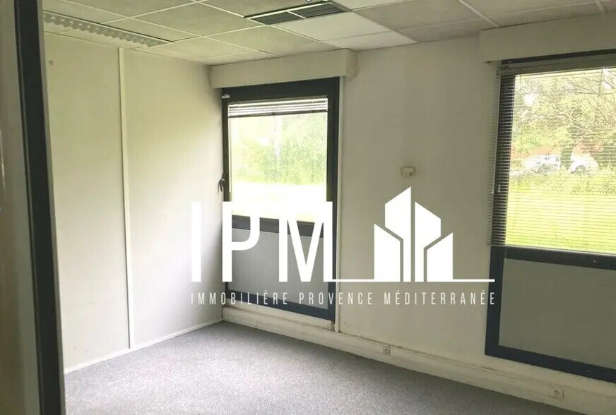 Bureau dans Meyreuil à louer - Photo de l’immeuble – Image 3 sur 5