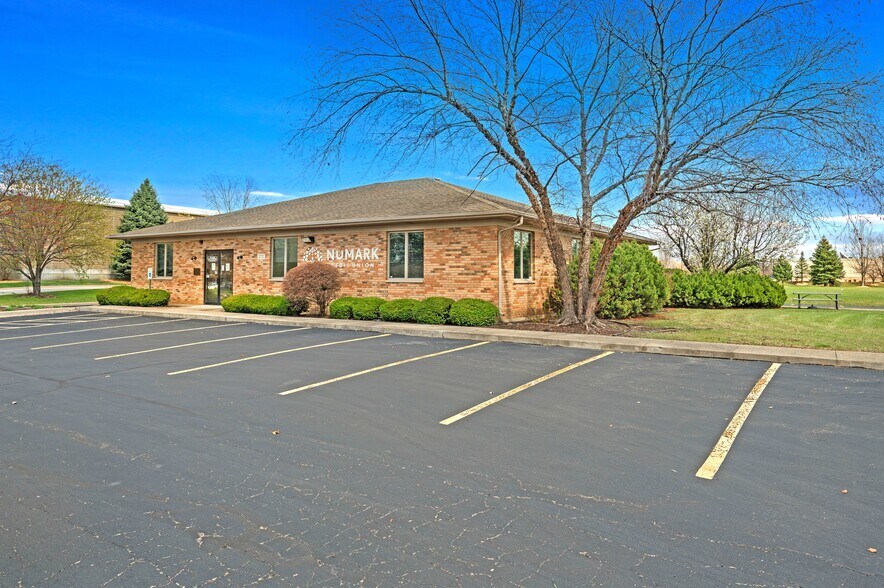 272 Caterpillar Dr, Joliet, IL à vendre - Photo de l’immeuble – Image 1 sur 5