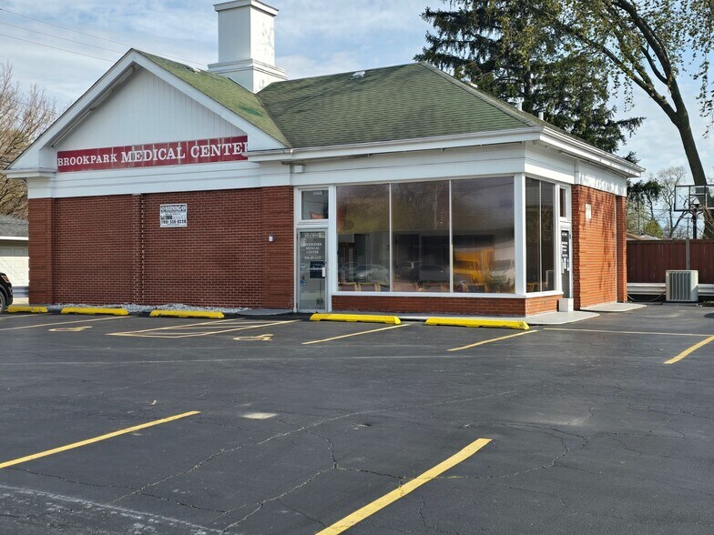 3101 Maple Ave, Brookfield, IL à vendre - Photo de l’immeuble – Image 2 sur 11
