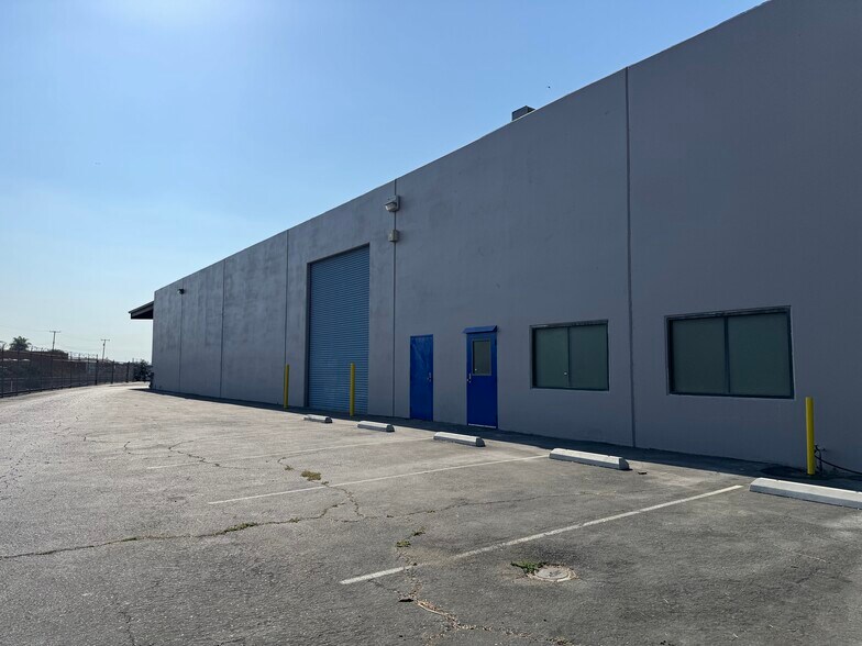 440 S Lawrence Ave, Fullerton, CA à louer - Photo de l’immeuble – Image 1 sur 18