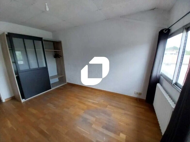 Bureau dans Eysines à louer - Photo de l’immeuble – Image 1 sur 11