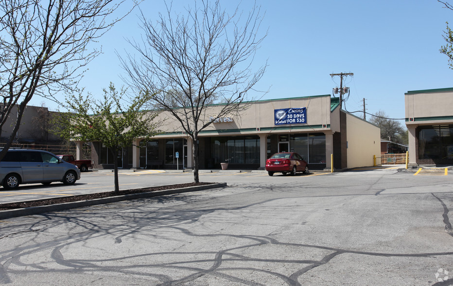 6210-6236 Nieman Rd, Shawnee, KS à louer - Photo de l’immeuble – Image 1 sur 3