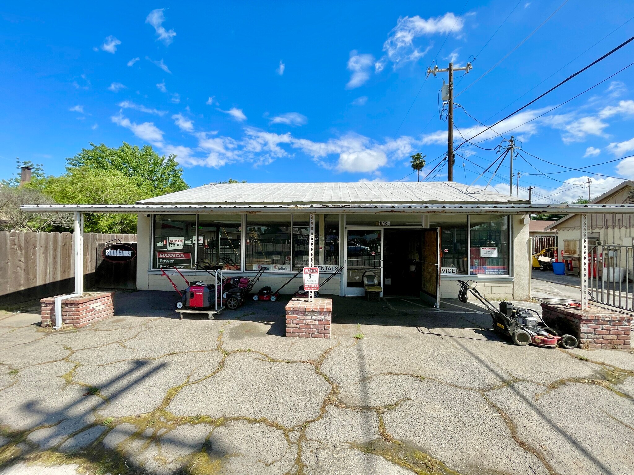 1785 E 21st St, Merced, CA à vendre Photo principale– Image 1 sur 21