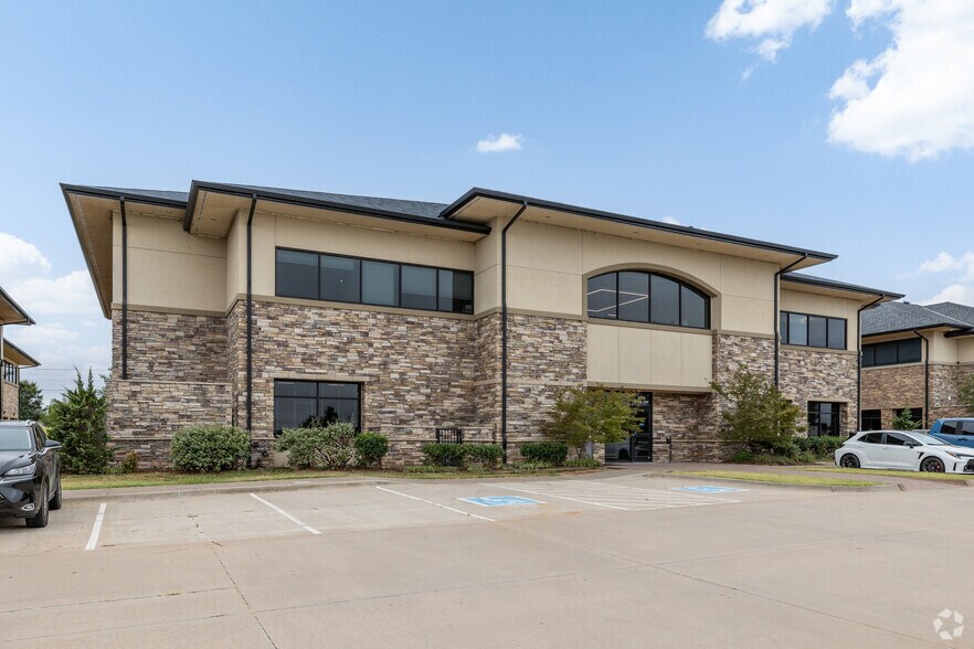 3151 W Tecumseh Rd, Norman, OK à louer - Photo de l’immeuble – Image 2 sur 4