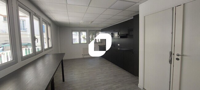 Plus de détails pour Bureau à louer