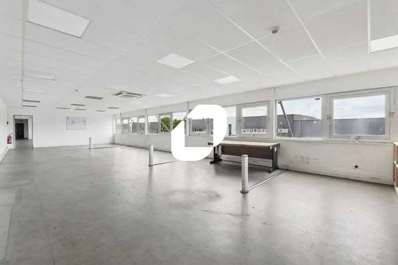 Industriel/Logistique dans SAINT-OUEN-L'AUMONE à louer - Photo de l’immeuble – Image 2 sur 15