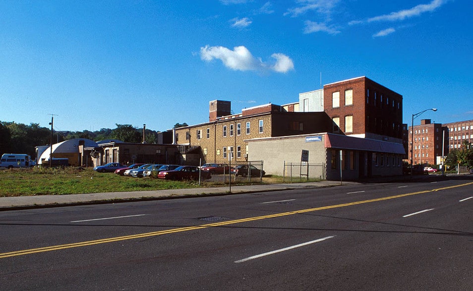 153-177 Pratt St, Meriden, CT à vendre - Photo principale – Image 1 sur 2