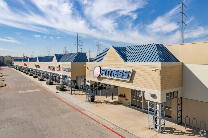 11410-11430 East Fwy, Houston, TX à louer - Photo de l’immeuble – Image 3 sur 6
