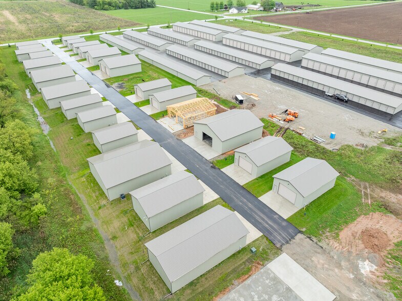 4155 Overland Rd, Hobart, WI à vendre - Photo de l’immeuble – Image 2 sur 9